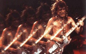 [母带音乐] 澳大利亚硬摇滚 AC/DC – ’74 Jailbreak 1984/2003 [LP 24bit/192kHz]